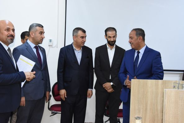 رئيس جامعة الأنبار والمساعد العلمي  يجريان زيارة تفقدية للاختبار التنافسي للمتقدمين للدراسات العليا