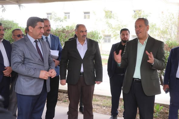 حملة واسعة لتشجير حدائق الكلية